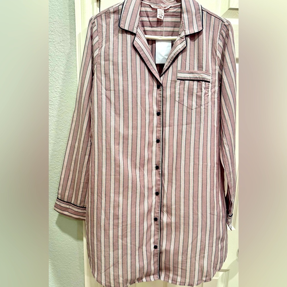 NWT Victoria’s Secret. Sleepshirt. Small purple